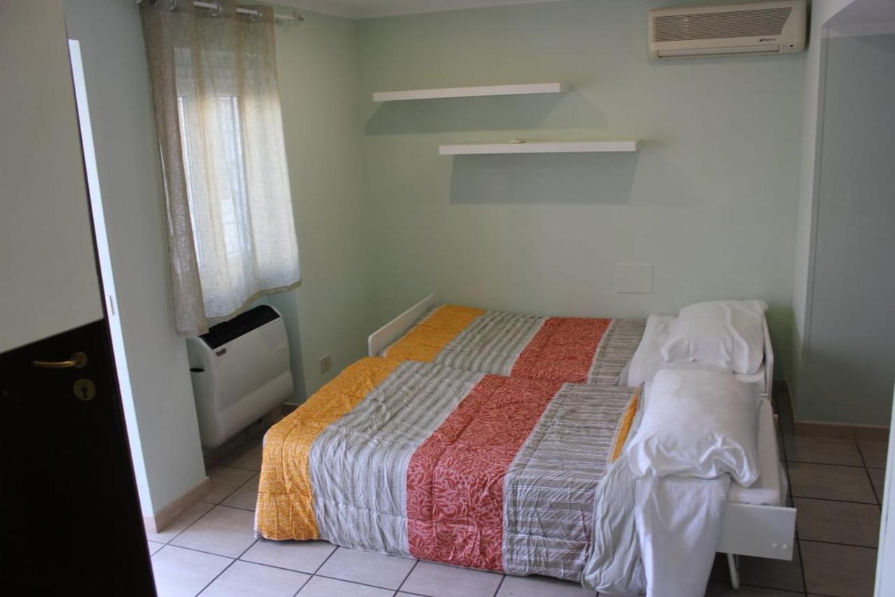 Relais Maria Luisa Locazione Turistica Di Simona Capaccio Bed and Breakfast Fiumicino Buitenkant foto