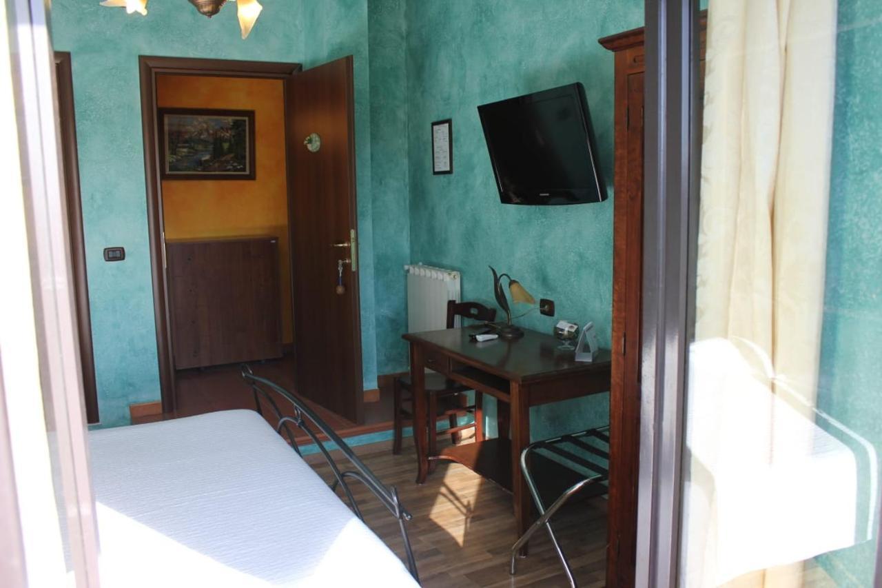 Relais Maria Luisa Locazione Turistica Di Simona Capaccio Bed and Breakfast Fiumicino Buitenkant foto