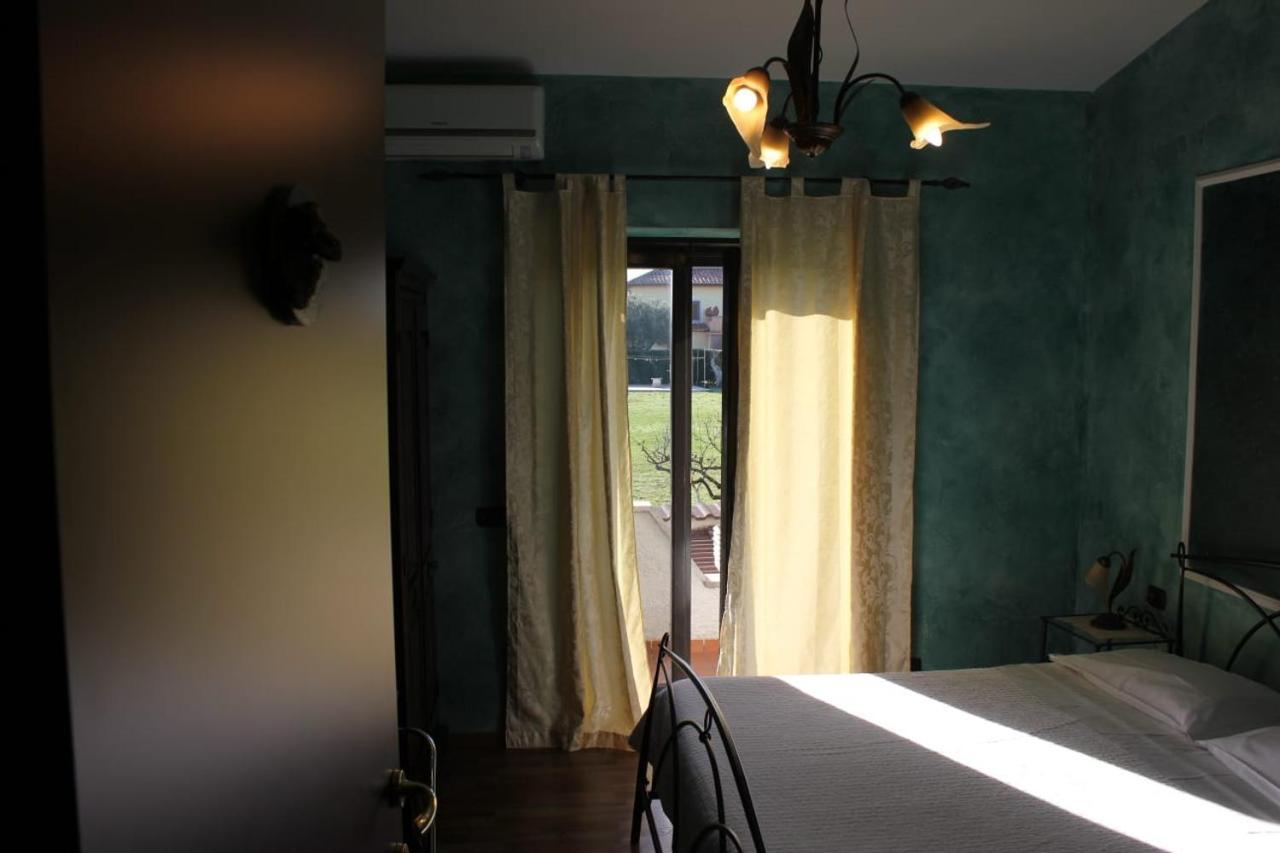 Relais Maria Luisa Locazione Turistica Di Simona Capaccio Bed and Breakfast Fiumicino Buitenkant foto