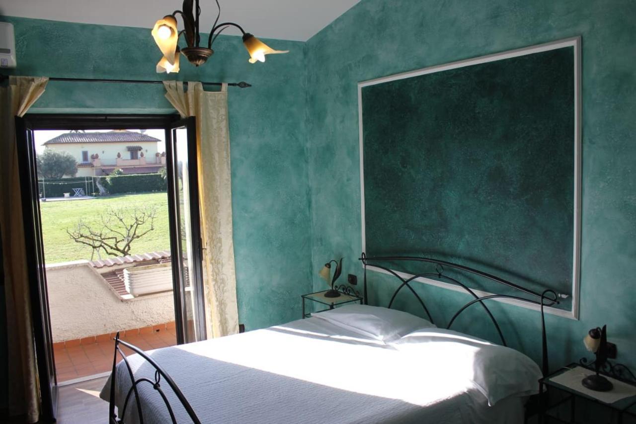 Relais Maria Luisa Locazione Turistica Di Simona Capaccio Bed and Breakfast Fiumicino Buitenkant foto